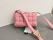 Botega Venata Cassette Medium Pillow Bag Pink Size 19 x 12 x 5 cm - 1