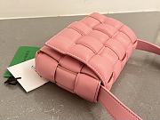 Botega Venata Cassette Medium Pillow Bag Pink Size 19 x 12 x 5 cm - 4
