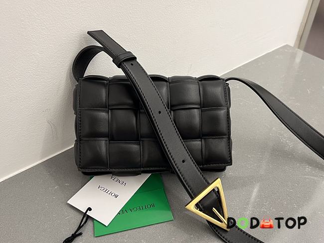 Botega Venata Cassette Medium Pillow Bag Black Size 19 x 12 x 5 cm - 1