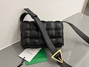 Botega Venata Cassette Medium Pillow Bag Black Size 19 x 12 x 5 cm - 1