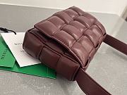 Botega Venata Cassette Medium Pillow Bag Red Size 19 x 12 x 5 cm - 4