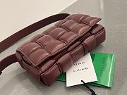 Botega Venata Cassette Medium Pillow Bag Red Size 19 x 12 x 5 cm - 3