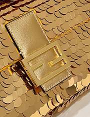 Fendi Underarm Baguette Gold Size 27 x 5 x 14 cm - 2