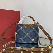 Valentino Small Roman Stud The Handle Bag In Denim Size 21 x 17 x 14 cm - 1