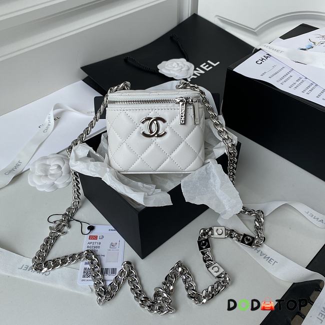 Chanel Chain Box Bag White Size 12 cm - 1