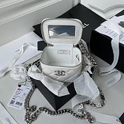 Chanel Chain Box Bag White Size 12 cm - 2