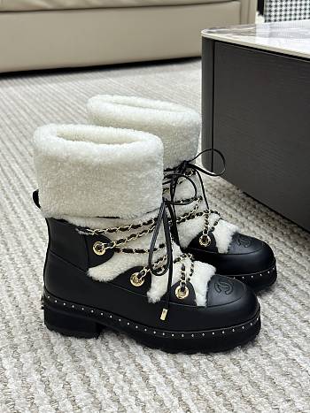 Chanel Boots Black/White