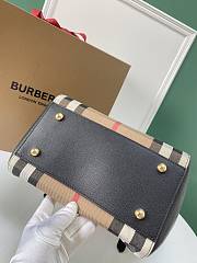 Burberry Canter Canter Handbag Size 26 x 15.5 x 29.5 cm - 6