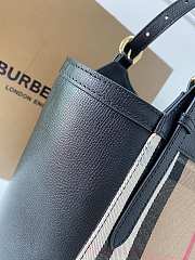 Burberry Canter Canter Handbag Size 26 x 15.5 x 29.5 cm - 5