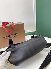Burberry Messenger Bag Size 29 x 8.5 x 17.5 cm - 4