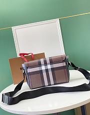 Burberry Messenger Bag Brown Size 29 x 8.5 x 17.5 cm - 2