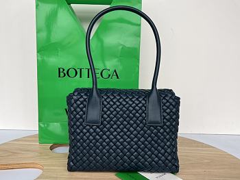 Botega Venata Patti Woven Handbag Dark Green Size 24 x 20 x 12 cm