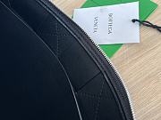 Botega Venata Woven Calfskin Handbag Black Size 35 x 25 x 1 cm - 6