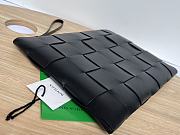 Botega Venata Woven Calfskin Handbag Black Size 35 x 25 x 1 cm - 3