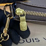 Louis Vuitton LV Pink/Rose Mini Pochette Accessoires Clutch Size 15.5 x 10.5 x 4 cm - 2