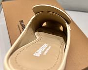 Burberry Loafers Beige/Black - 3