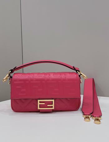 Fendi Baguette Pink Size 27 x 5 x 15 cm