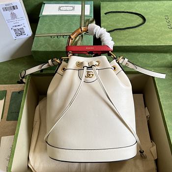 Gucci Diana Small Bucket Bag White Size 23.5 x 38 x 10.5 cm