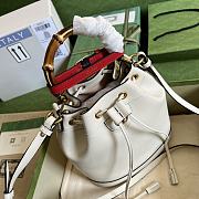 Gucci Diana Small Bucket Bag White Size 23.5 x 38 x 10.5 cm - 4