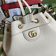 Gucci Diana Small Bucket Bag White Size 23.5 x 38 x 10.5 cm - 3
