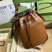Gucci Diana Small Bucket Bag Brown Size 23.5 x 38 x 10.5 cm - 2