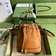 Gucci Diana Mini Bucket Bag Brown Size 19 x 30.5 x 6 cm - 1