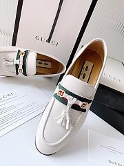 Gucci New Ribbon Tassel Double G Loafers White - 3