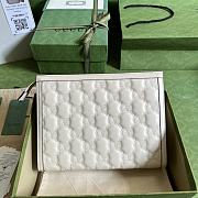 Gucci GG Matelassé Clutch Bag White Size 10 x 7.5 x 2 cm - 2
