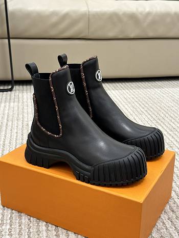LV Ruby New Chelsea Boots Black