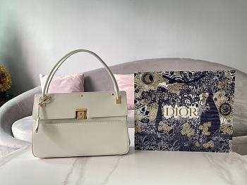 Dior Parisienne Handbag White Size 30 x 21 x 8.5 cm