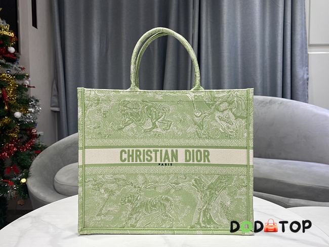 Dior Book Tote Apple Green Tiger Large Size 41.5 cm - 1