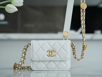 Chanel WOC Mini White Size 9 × 12.3 × 3.2 cm