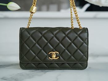 Chanel WOC Gold Bucket Dark Green Size 12.3 × 19.2 × 3.5 cm