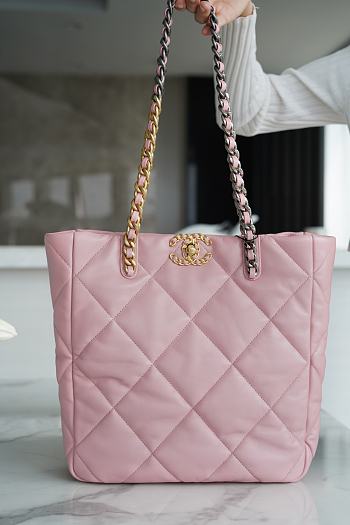 Chanel Tote Bag Pink Size 30 x 37 x 10 cm