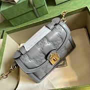Gucci Matelassé Leather Small Handbag Grey Size 18 x 13 x 6.5 cm - 6
