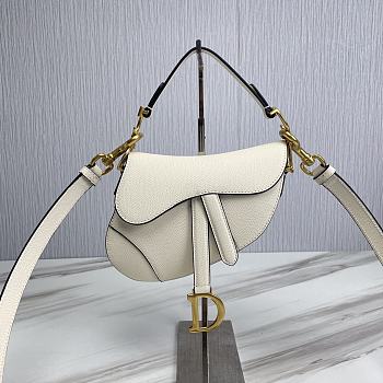 Dior Saddle Bag With Strap White Size 19.5 x 16 x 6.5 cm