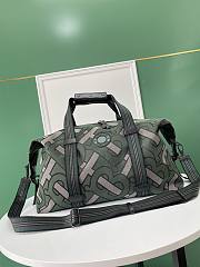 Burberry Travel Bag Green Size 50 x 19 x 29 cm - 1