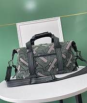 Burberry Travel Bag Green Size 50 x 19 x 29 cm - 5