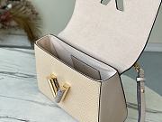 Louis Vuitton Twist Medium Handbag Size 23 x 17 x 9.5 cm - 3
