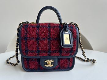 Chanel Small Retro Bag Red Size 17 x 20.5 x 6 cm