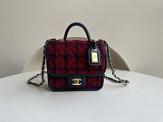 Chanel Small Retro Bag Red Size 17 x 20.5 x 6 cm - 3