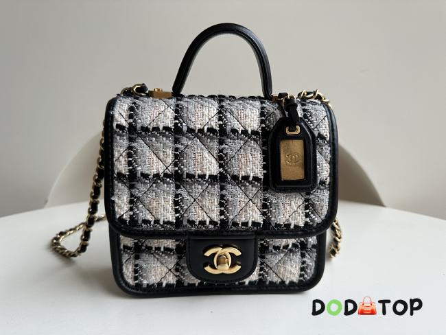 Chanel Small Retro Bag Size 17 x 20.5 x 6 cm - 1