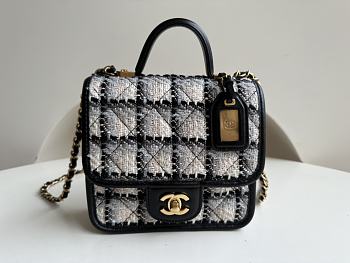 Chanel Small Retro Bag Size 17 x 20.5 x 6 cm