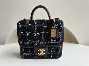 Chanel Small Retro Bag Black Size 17 x 20.5 x 6 cm