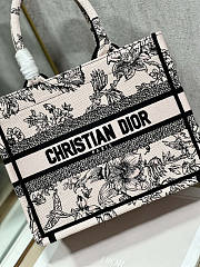 Dior Book Tote Bag 01 Size 26.5 x 21 x 14 cm - 2