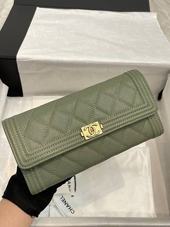 Chanel Long Wallet Green Size 10.5 x 19 x 3 cm