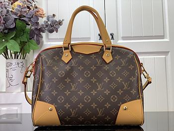 Louis Vuitton Secondary Bag 01 M40325 Size 33 x 28 x 15 cm