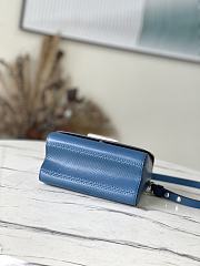 Louis Vuitton Twist Small Handbag  Size 19 x 15 x 9 cm - 4