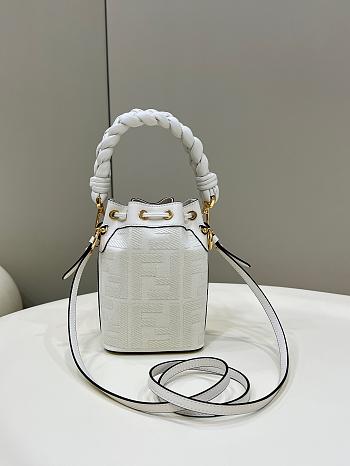 Fendi Mini Bucket Bag White Size 12×18×10 cm
