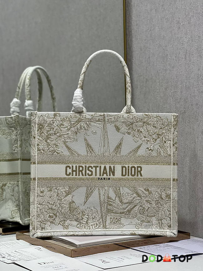 Dior Large Book Tote 05 Size 42 x 35 x 18.5 cm - 1